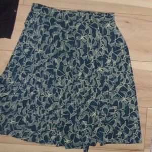 🌟  Size medium dress womans skirt  blue green  print pleated casual dress